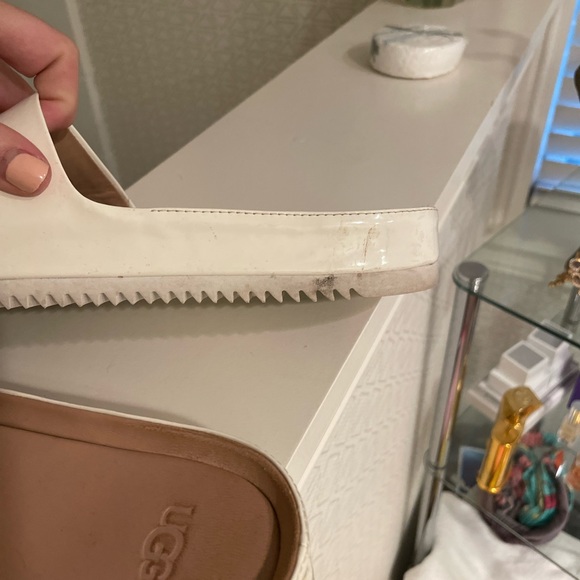 UGG Womens Jane Patent Slides - white - size 8 - Picture 4 of 5